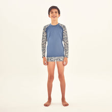 Indlæs billede i galleriet, Model Front: Uv Line T-Shirt Rash Guard Kids Costela Aco Off White Upf50+