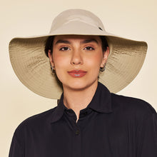 Indlæs billede i galleriet, Model Front: Uv Line Chapeau Souple/Capeline San Diego Areia Kaki Upf50+