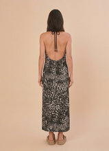 Indlæs billede i galleriet, Model Back: Uv Line Vêtement De Plage High-Neck Dress Asas Upf50+