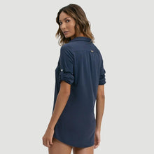 Indlæs billede i galleriet, Model Back: Uv Line Vêtement De Plage Shirtdress Copenhagen Fem Navy Blue Upf50+
