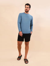 Indlæs billede i galleriet, Model Front: Uv Line T-Shirt Longsleeve Uvpro Masc Indigo Upf50+