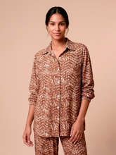 Indlæs billede i galleriet, Gallery: Uv Line Chemise Shirt Vitoria Tie Dye Pitanga Upf50+