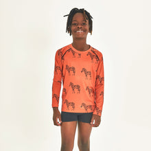 Indlæs billede i galleriet, Model Front: Uv Line T-Shirt Longsleeve Acqua Zebra Inf Upf50+