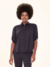 Indlæs billede i galleriet, Gallery: Uv Line Chemise Shirt Copa Black Upf50+
