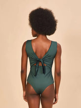 Indlæs billede i galleriet, Model Back: Uv Line Une Pièce Mirela Green Cactus Black Upf50+