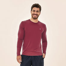 Indlæs billede i galleriet, Model Front: Uv Line T-Shirt Longsleeve Uvpro Masc Vermelho Queimado Upf50+