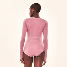 Indlæs billede i galleriet, Model Back: Uv Line Une Pièce Swimsuit Macae Malva Upf50+
