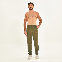 Indlæs billede i galleriet, Model Front: Uv Line Fitness Bas Chelsea Verde Militar Upf50+