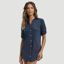 Indlæs billede i galleriet, Model Front: Uv Line Vêtement De Plage Shirtdress Copenhagen Fem Navy Blue Upf50+