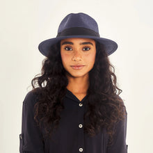 Indlæs billede i galleriet, Model Front: Uv Line Chapeau Panama Hat Shanghai Imp Uni Navy Blue Upf50+