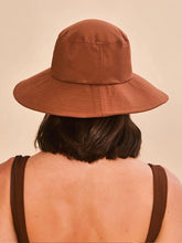 Indlæs billede i galleriet, Model Back: Uv Line Chapeau Souple/Capeline Lyon Conhaque Upf50+