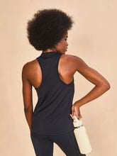 Indlæs billede i galleriet, Model Back: Uv Line Fitness Haut Regata Sport Color Fem Preto Upf50+