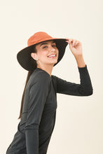Indlæs billede i galleriet, Image 02: Uv Line Chapeau Souple/Capeline San Diego Preto Caramelo Upf50+