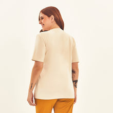 Indlæs billede i galleriet, Model Back: Uv Line Fitness Haut T-Shirt Solar Off White Upf50+