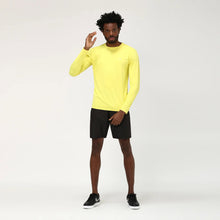 Indlæs billede i galleriet, Model Front: Uv Line T-Shirt Longsleeve Uvpro Masc Yellow Upf50+
