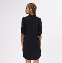 Indlæs billede i galleriet, Model Back: Uv Line Chemise Shirtdress Copenhagen Fem Black Upf50+
