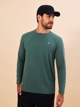 Indlæs billede i galleriet, Model Front: Uv Line T-Shirt Longsleeve New Fit Textura Masc Verde Jade Upf50+
