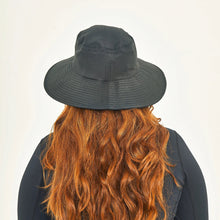 Indlæs billede i galleriet, Model Back: Uv Line Chapeau Souple/Capeline Hat Lyon Nac L Fem Black Upf50+
