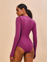 Indlæs billede i galleriet, Model Back: Uv Line Une Pièce Swimsuit Macae Magenta Upf50+
