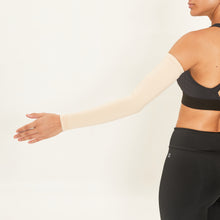 Indlæs billede i galleriet, Model Back: Uv Line Gants Long Sleeve Beige Upf50+
