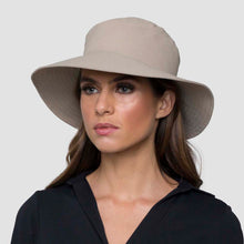 Indlæs billede i galleriet, Model Front: Uv Line Bob Hat California Nac Fem Sand Upf50+

