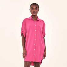 Indlæs billede i galleriet, Image 05: Uv Line Chemise Shirtdress Copenhagen Cherry Hot Pink Upf50+
