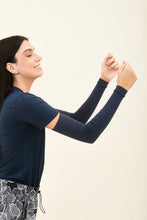 Indlæs billede i galleriet, Image 03: Uv Line Gants Sun-Protection Sleeve Navy Upf50+

