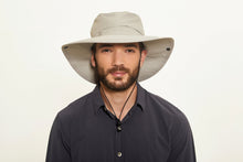 Indlæs billede i galleriet, Model Front: Uv Line Chapeau Souple/Capeline Hat Safari L Masc Sand Upf50+
