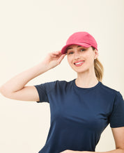 Indlæs billede i galleriet, Beach Tennis Cap Fuchsia UPF50+
