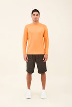 Indlæs billede i galleriet, Model Front: Uv Line T-Shirt Longsleeve Uvpro Masc Orange Upf50+
