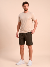 Indlæs billede i galleriet, Model Front: Uv Line Bermuda / Short Pour Homme Shorts New Fit Masc Brown Upf50+
