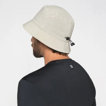 Indlæs billede i galleriet, Model Back: Uv Line Bob Hat Toronto Colors Masc Sand Upf50+
