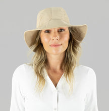 Indlæs billede i galleriet, Model Front: Uv Line Chapeau Souple/Capeline San Remo Areia Offwhite Upf50+
