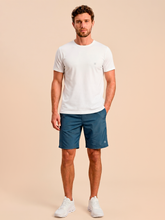 Indlæs billede i galleriet, Model Front: Uv Line Bermuda / Short Pour Homme Shorts New Fit Masc Steel Upf50+
