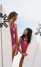 Indlæs billede i galleriet, Image 05: Uv Line Une Pièce Fille Swimsuit Girl Marcela Fuchsia White Upf50+

