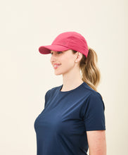 Indlæs billede i galleriet, Beach Tennis Cap Fuchsia UPF50+

