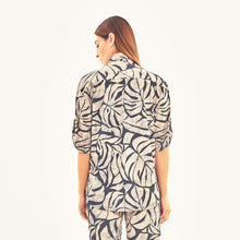 Indlæs billede i galleriet, Model Back: Uv Line Haut De Plage Shirt Copa Costela Off White Upf50+
