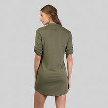 Indlæs billede i galleriet, Model Back: Uv Line Vêtement De Plage Shirtdress Copenhagen Verde Militar Upf50+
