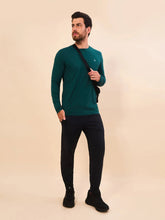 Indlæs billede i galleriet, Model Front: Uv Line T-Shirt Longsleeve Masc New Fit Petroleo Upf50+

