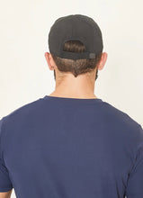 Indlæs billede i galleriet, Model Back: Uv Line Casquette Cap Uv Pro Masc Black Upf50+
