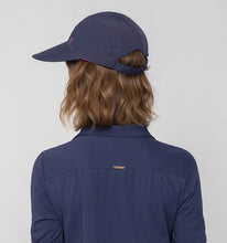Indlæs billede i galleriet, Model Back: Uv Line Casquette Visor Capri Colors Nac Fem Navy Blue Rose Upf50+
