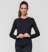 Indlæs billede i galleriet, Model Front: Uv Line Fitness Haut Sport Fit Preto Fem
