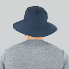 Indlæs billede i galleriet, Model Back: Uv Line Bob Hat Australia Nac Masc Navy Blue Lead Upf50+
