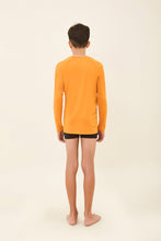 Indlæs billede i galleriet, Model Back: Uv Line T-Shirt Longsleeve Uvpro Kids Orange Upf50+
