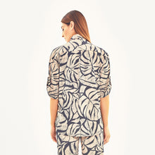 Indlæs billede i galleriet, Model Back: Uv Line Haut De Plage Shirt Copa Costela Off White Upf50+
