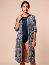Indlæs billede i galleriet, Gallery: Uv Line Chemise Midi Chemise Tie Dye Blue Upf50+
