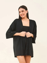 Indlæs billede i galleriet, Model Front: Uv Line Robe De Plage Kimono Color Black Upf50+
