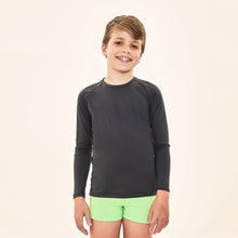 Indlæs billede i galleriet, Model Front: Uv Line T-Shirt Acqua Qr Code Preto Upf50+
