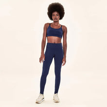 Indlæs billede i galleriet, Model Front: Uv Line Fitness Bas Legging Fit Aspen Navy Blue Upf50+
