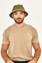 Indlæs billede i galleriet, Model Front: Uv Line Bob Hat Toronto Colors Masc Military Green Upf50+
